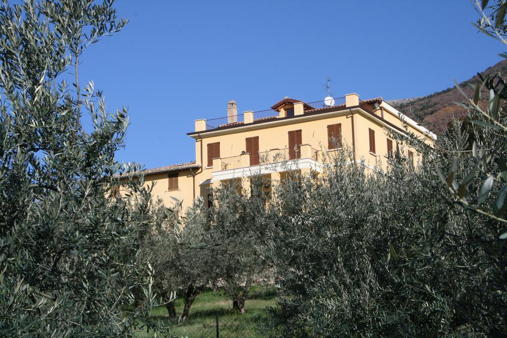 Agriturismo Villa Val D'Olivi Capodacqua  Exterior foto